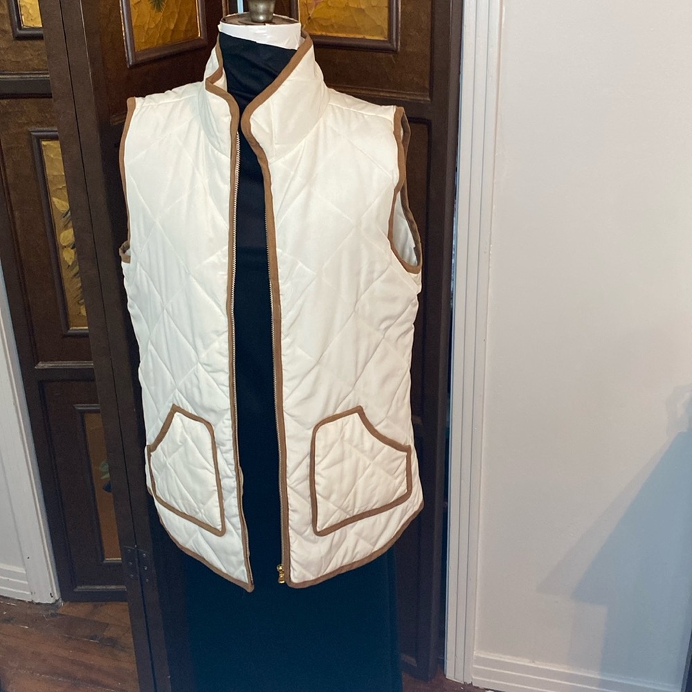 White with Brown/tan border vest Red Camel size L